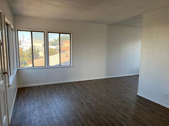 2nd image of 3504 Cimarron St