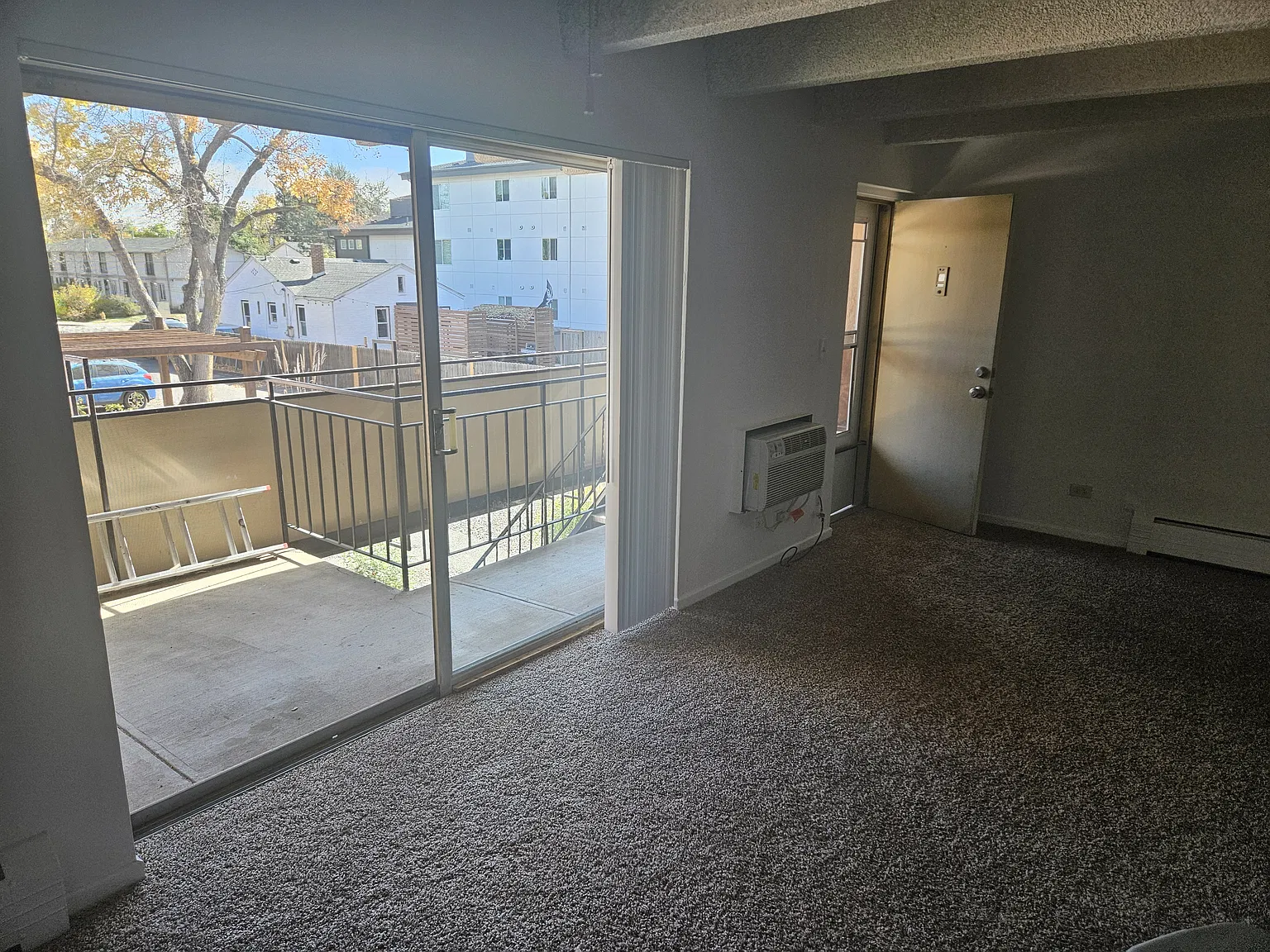 1107 Carr — Photo 3