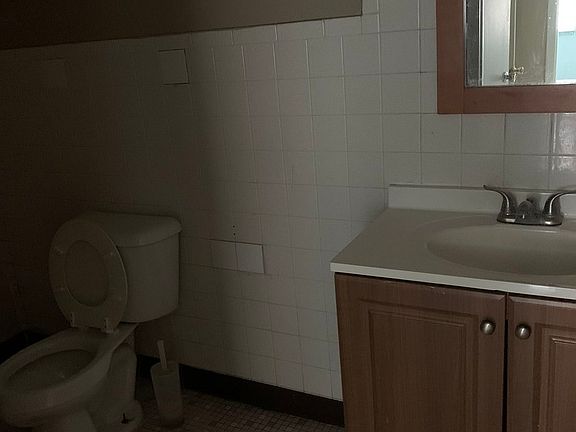 5th image of 2500 Mark Thomas Ln #2-B
