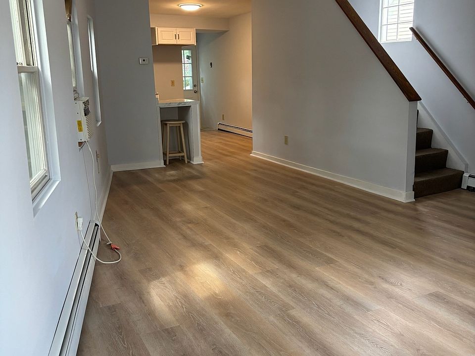 2nd image of 17 Howell Ct #17