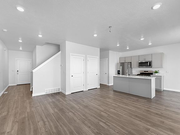 4th image of 790 S Brubaker Way