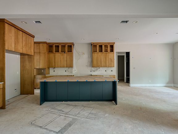 4th image of 8958 Cedar Meadow Ln