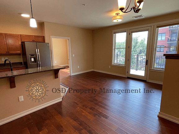 2nd image of 835 Wyoming St