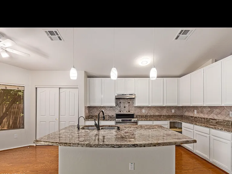 7432 W Aurora Dr — Photo 14