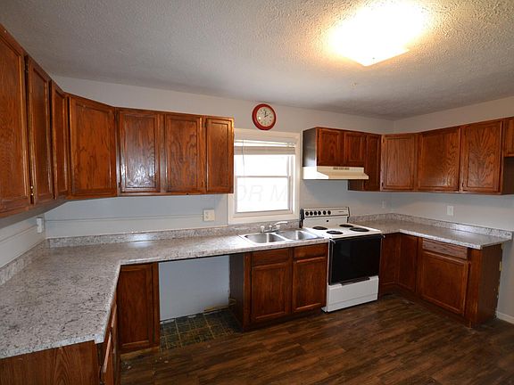 4th image of 1780 E North Broadway St
