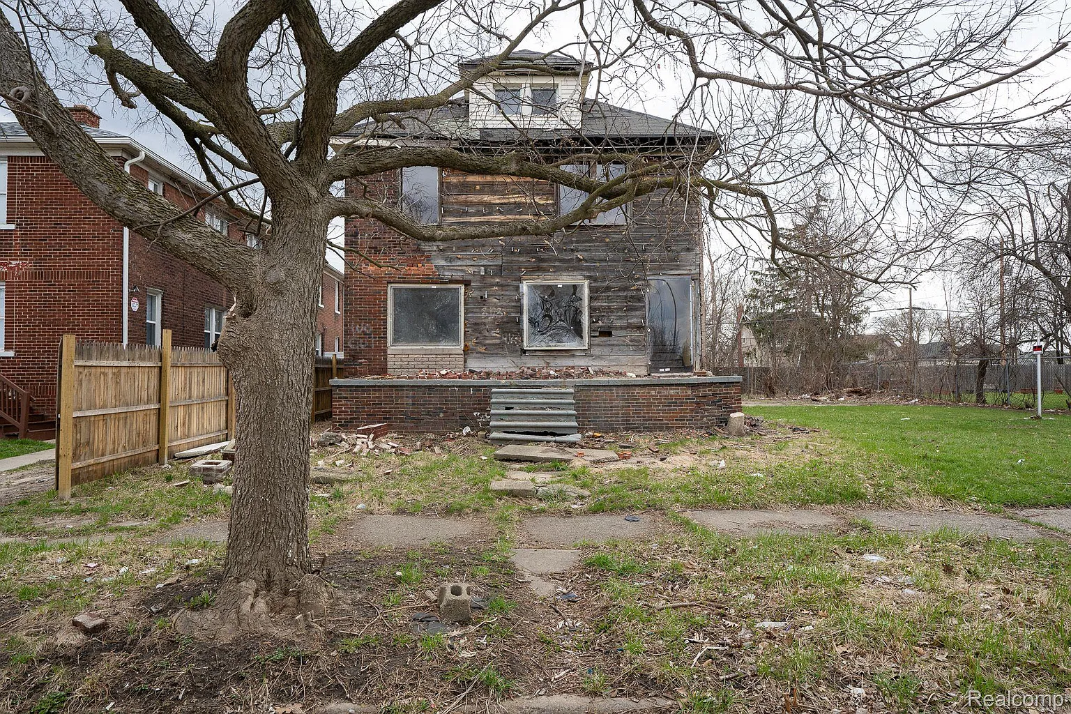 2224 Anderdon St photo 1