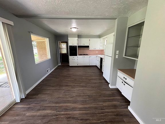 3rd image of 1340 Lawndale Dr