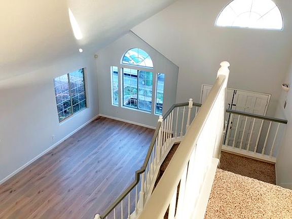 3rd image of 26001 Tarragon St