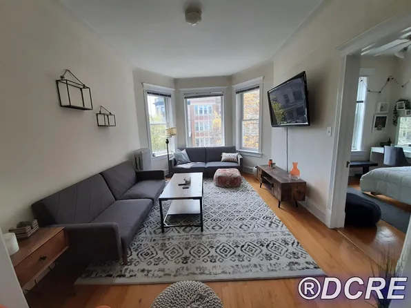 3743 N Magnolia Ave APT 2F, Chicago, IL 60613