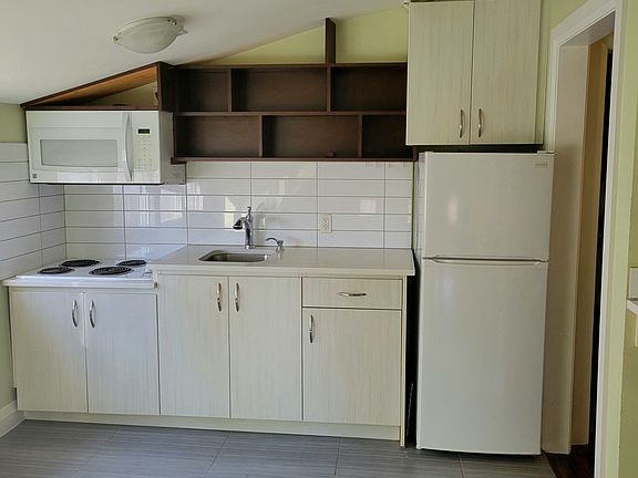 3rd image of 50 Arkledun Ave #3