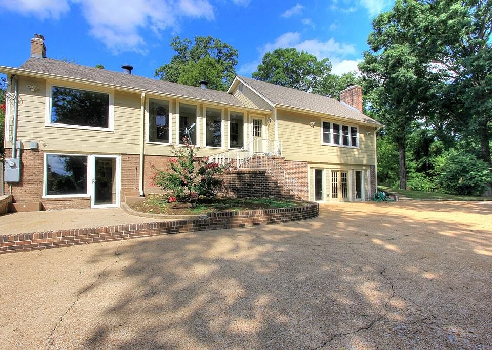 1st image of 914 Clarendon St
