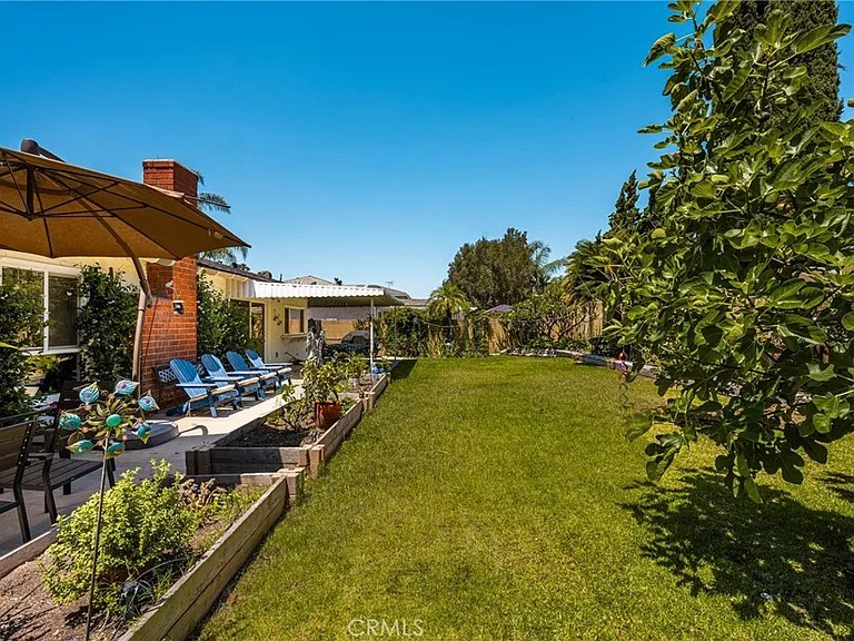 2221 E Viking Ave — Photo 31