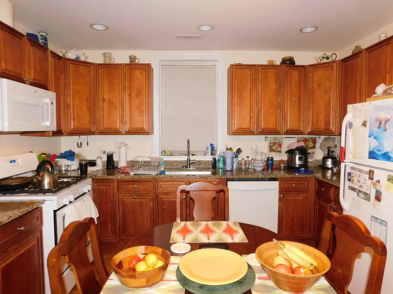 1817 Monroe St #1 — Photo 3