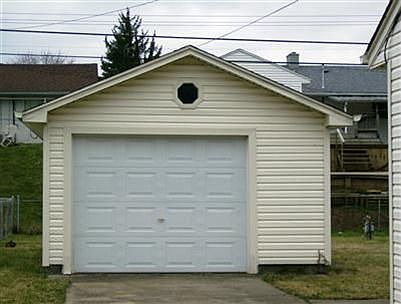 2nd image of 2568 Danz Ave