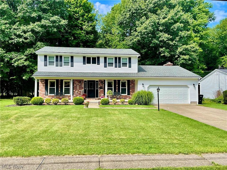 1st image of 563 Oakridge Dr