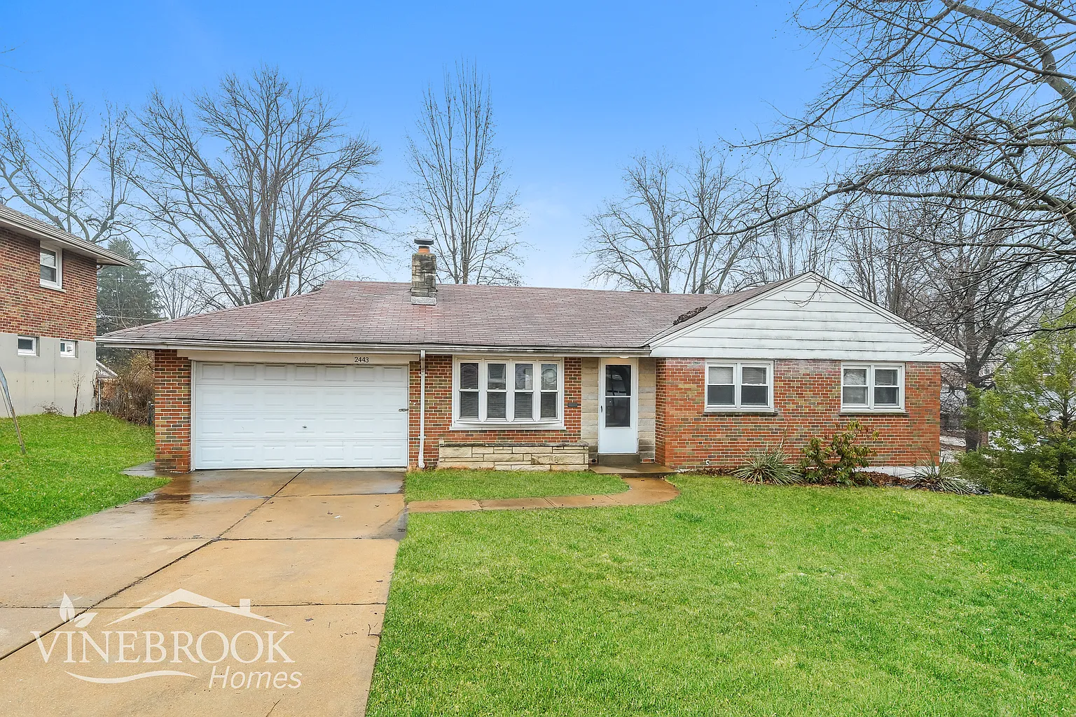 2443 Caverhill Dr photo 1