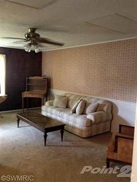 4th image of 1526 Country Club Dr