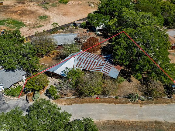 2nd image of 135 Kuntry Ln