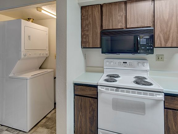 Terrace on the Lake Apartments - Laundry