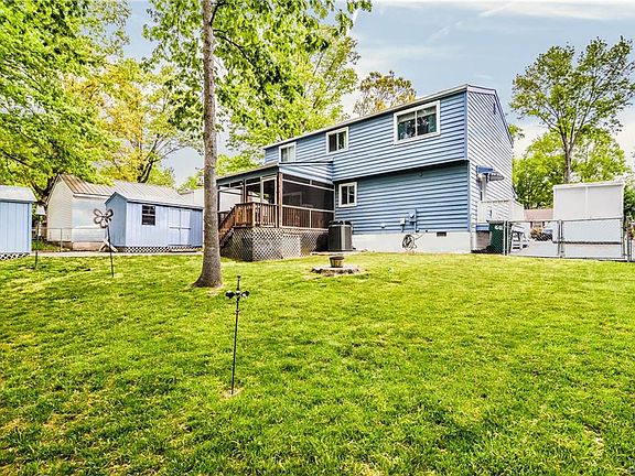 3rd image of 4920 Daffodil Cir