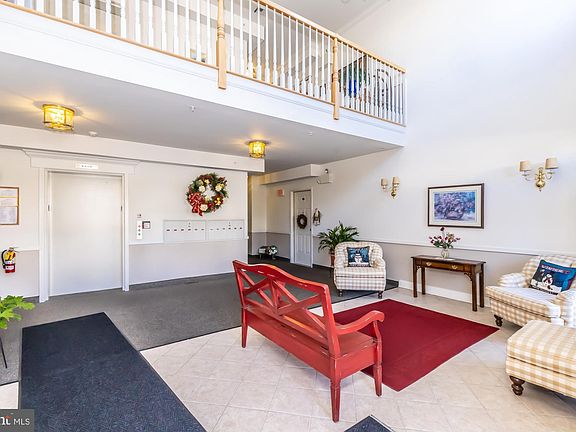 4th image of 310 Victoria Gardens Dr