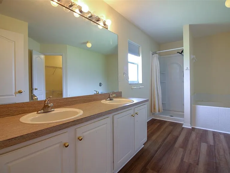6719 Highlands Creek Blvd — Photo 22