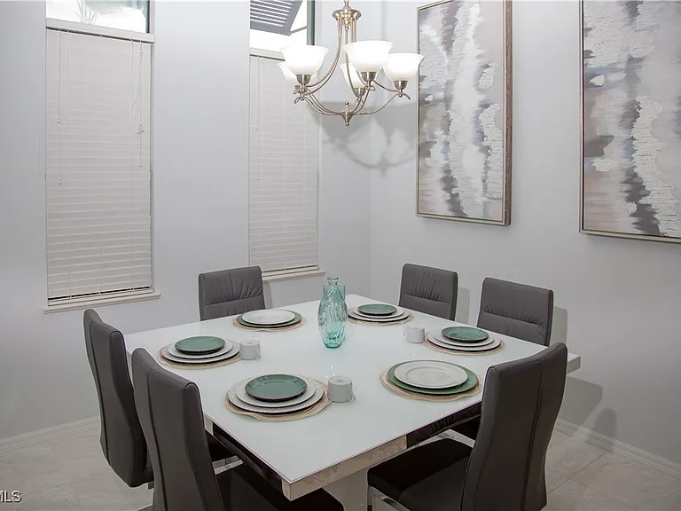 503 SW 11th Ct — Photo 2