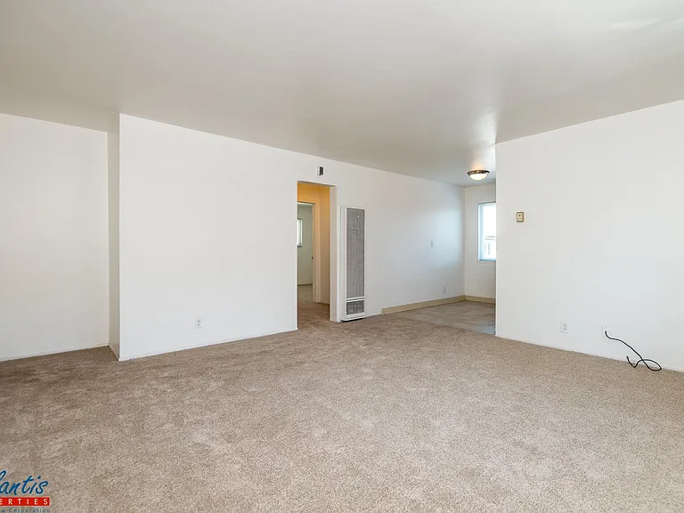 1570 Quebec Ct #4 — Photo 2