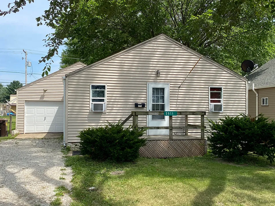 2011 14th Ave