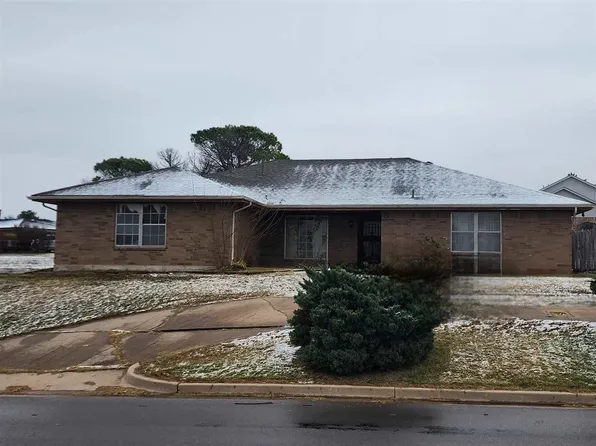216 SW Crystal Hills Dr, Lawton, OK 73505