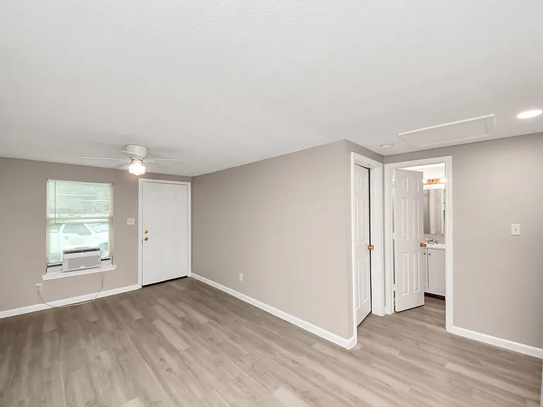 17111 River Rd #B — Photo 9