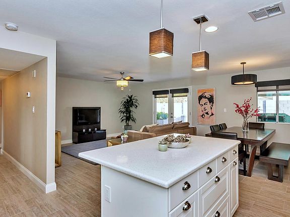 2520 E Flower St-large-004-20-Kitchen-15
