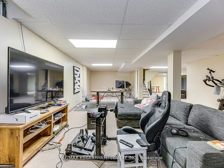 1239 White Ln — Photo 31