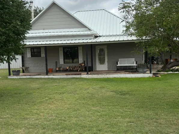 201 County Rd KB, Childress, TX 79201