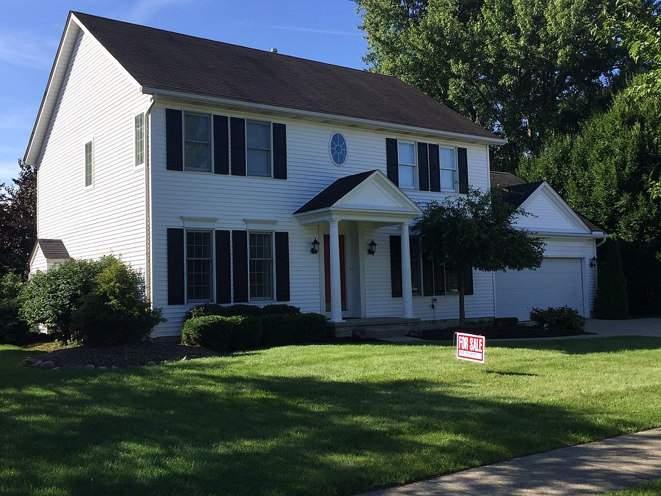 1st image of 121 Bridgeport Dr