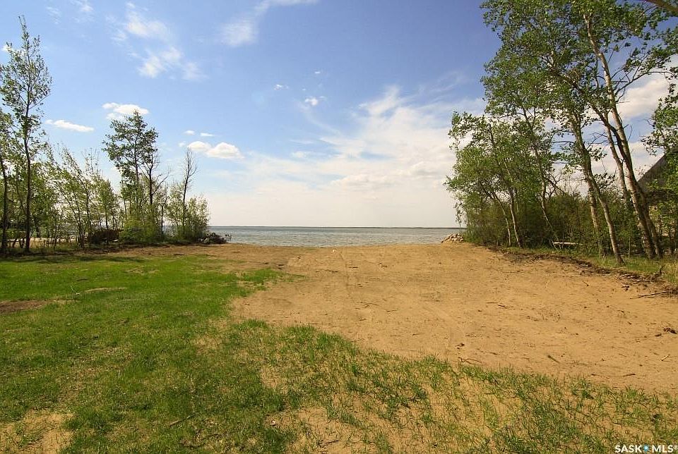 1st image of 223 Lakeside CRESCENT