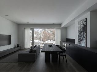 436 Markham St #2W, Toronto, ON M6G2L2