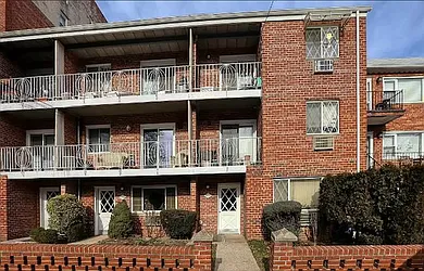 9464 Ridge Boulevard in Fort Hamilton