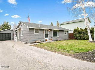 708 W Cherry Ave, Selah, WA 98942