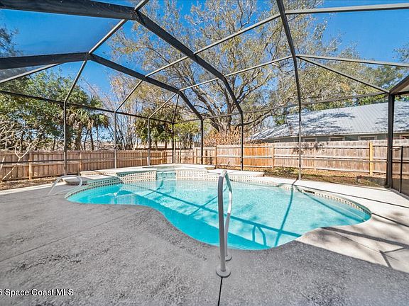 2nd image of 35 River Ridge Dr