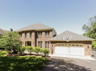 1350 Braewood Dr, Algonquin, IL 60102