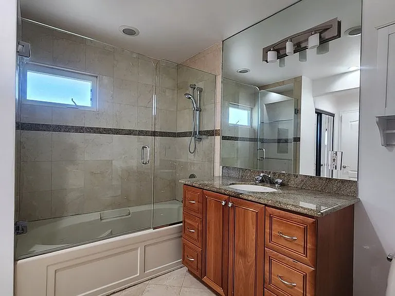 17118 Oak View Dr — Photo 18