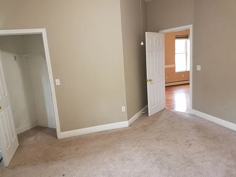 585 Beech St N #1 — Photo 10