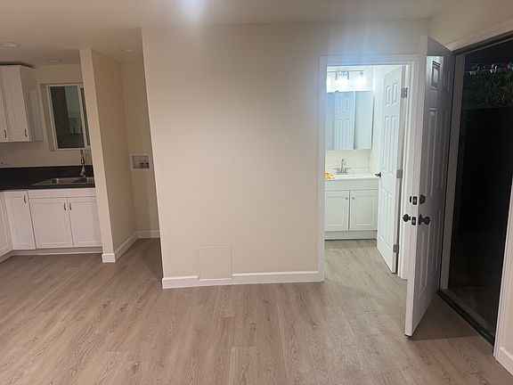 3rd image of 1111 N Pearl Ave #1112