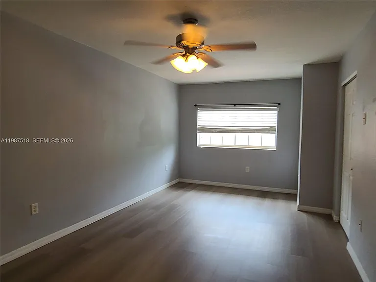 3071 Riverside Dr #0 — Photo 6