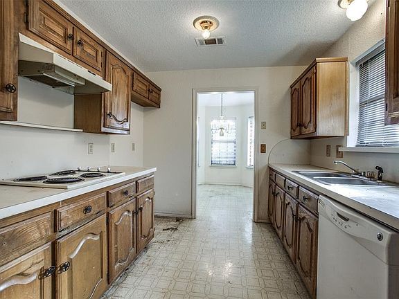 5th image of 3813 Creststone Dr