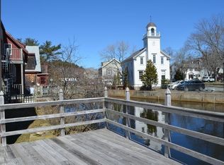 3 Peele House Sq #A, Manchester, MA 01944