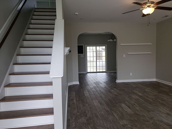 3rd image of 248 Wedgefield Dr