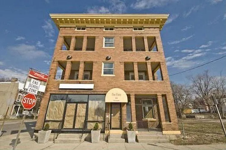 3026 Price Ave — Photo 1