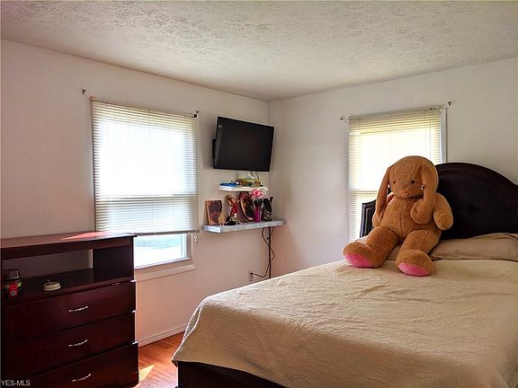 5th image of 15310 Susan Dr
